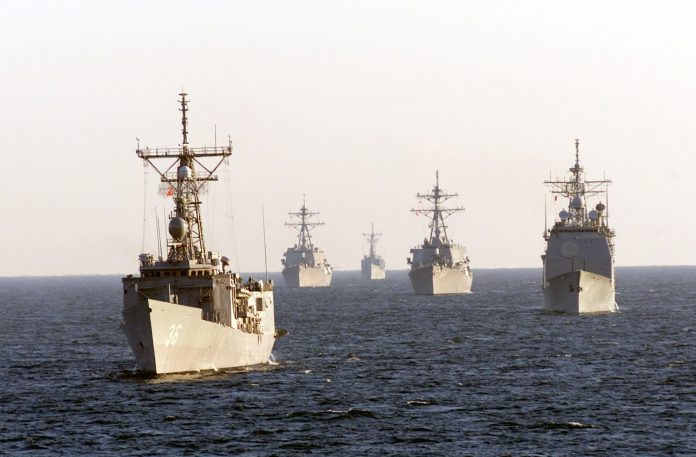 кораби военни